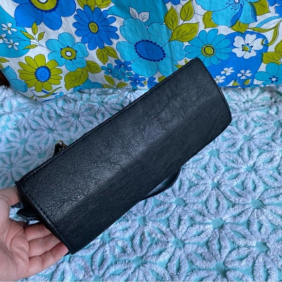 Vintage purse Victorian coffin style purse quilted black leather goth dark - Picture 4 of 14